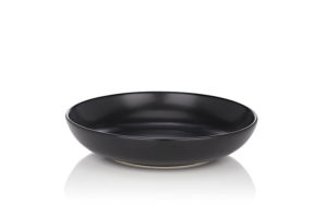 ST_tropez_piatto_fondo_nero_lava