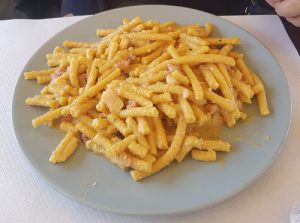2-ST.TROPEZ-PIATTO-PIANO-TONDO-AZZURRO-POLVERE-2_500